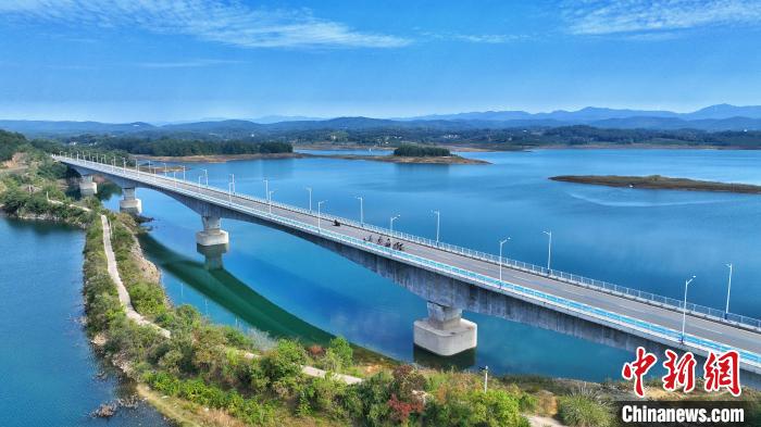 2023中国公路自行车公开赛湖北荆门站两天紧张激