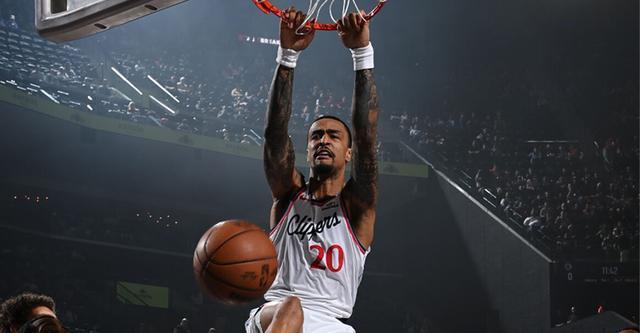 快船前锋约翰·科林斯颈部