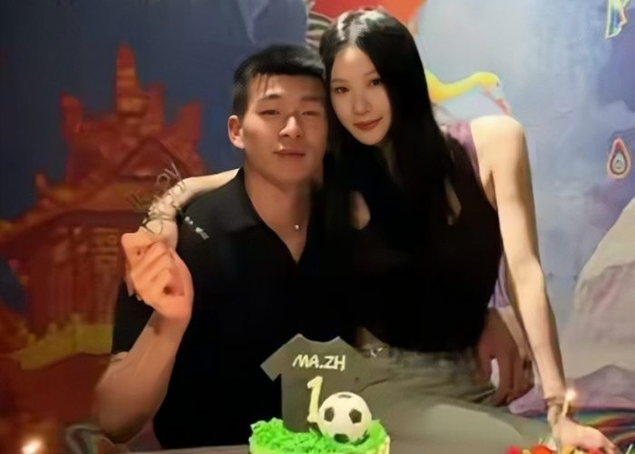 国足FIFA系列赛名单争议升级 马镇入选引热议