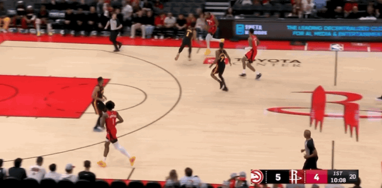 火箭主场大胜老鹰终结11连胜 火箭队多点开花轰