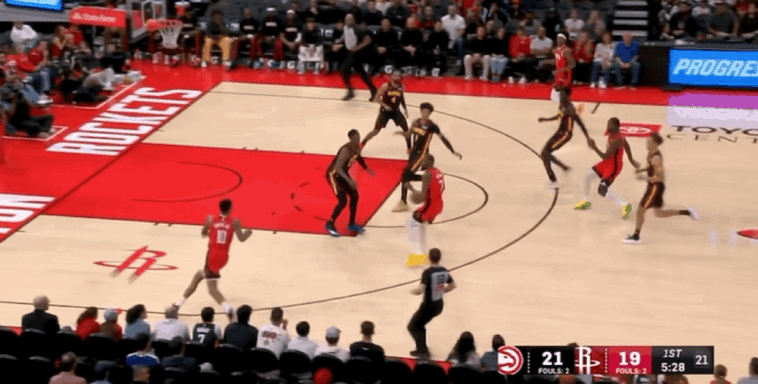 火箭主场大胜老鹰终结11连胜 火箭队多点开花轰