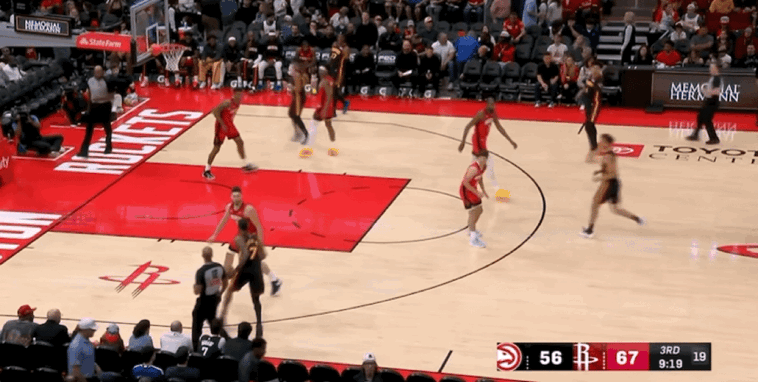 火箭主场大胜老鹰终结11连胜 火箭队多点开花轰