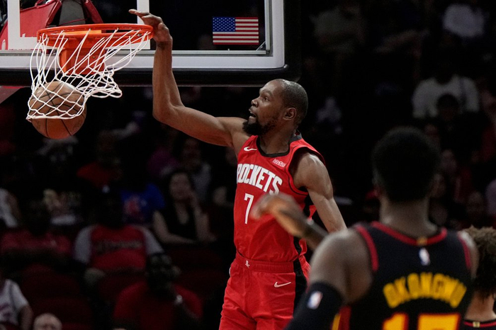 火箭主场大胜老鹰终结11连胜 火箭队多点开花轰