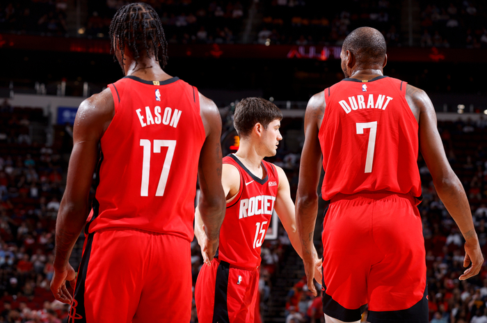 火箭主场大胜老鹰终结11连胜 火箭队多点开花轰