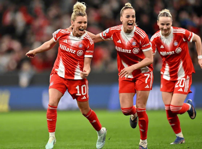 拜仁慕尼黑女足绝地反击逆转曼联晋级欧冠半决
