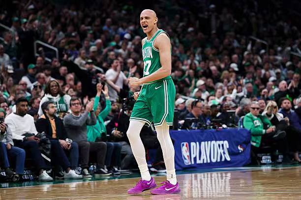 76人逆转凯尔特人 沃尔什表现低迷成败因