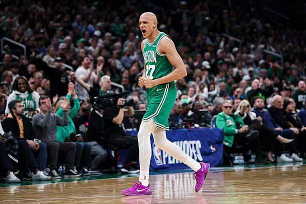 76人逆转凯尔特人 沃尔什表现低迷成败因