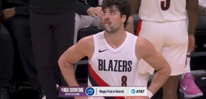 文班亚马35分创马刺季后赛首秀纪录 魔术爆冷掀